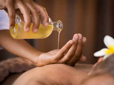 ये Body Massage Oils शरीर को स्‍ट्रेस आउट करने के साथ देंगे रिलीफ, दूर होगी पूरी थकान