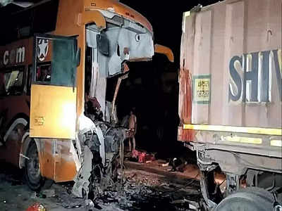 Madhya Pradesh Bus Accident: ಮಧ್ಯಪ್ರದೇಶದಲ್ಲಿ ಬಸ್ ಅಪಘಾತ: ದೀಪಾವಳಿ ಸಂಭ್ರಮಕ್ಕೆ ಹೊರಟಿದ್ದ ಕಾರ್ಮಿಕರು ಮಸಣಕ್ಕೆ