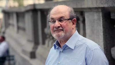 Salman Rushdie attacked - ಒಂದು ಕಣ್ಣಿನ ದೃಷ್ಟಿ, ಒಂದು ಕೈ ಸ್ವಾಧೀನ ಕಳೆದುಕೊಂಡ ಲೇಖಕ ಸಲ್ಮಾನ್ ರಶ್ದಿ