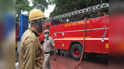 दिवाली पर दिल्ली में कई जगह लगी आग, फायर ब्रिगेड के पास आए 200 से ज्यादा फोन कॉल