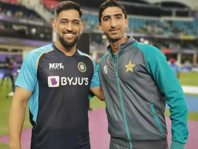 Diwali: पाकिस्तानी मुस्लिम क्रिकेटर के दिवाली बधाई पर बवाल, धोनी के जबरा फैन के लिए खड़ा हो गया हिंदुस्तान!