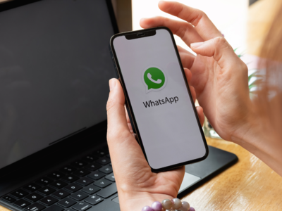 WhatsApp Restored: करीब एक घंटे डाउन रहने के बाद वापस चालू हुई ऐप, यूजर्स को मिली राहत