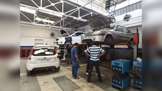 लोकल मेकॅनिककडून Car Service करून घेताय? मग या गोष्टींची घ्या काळजी