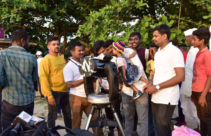 People enjoyed solar eclipse at mangaluru panambur beach