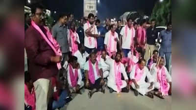 TRS MLAs: నేషనల్ హైవేపై తెలంగాణ మంత్రుల మెరుపు ధర్నా.. కిలో మీటర్ల మేర ట్రాఫిక్ జామ్ 