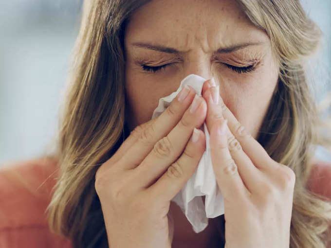कोरोना में नाक बहना, फ्लू के लक्षण से कैसे अलग?