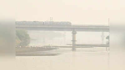 Delhi Pollution News: जहरीली हवा के बीच यमुना का पानी भी हुआ दूषित, छठ से पहले दिल्ली की हालत और खराब