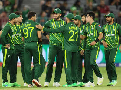 Pakistan T20 World Cup: नवाज कोई मसला नहीं है, हम सब हारे हैं, बब्बर शेर बने बाबर अब क्या ज्ञान देंगे?
