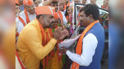 Gujarat Assembly Election: कांग्रेस के कब्जे वाली इस सीट से लड़ने के लिए बीजेपी के 35 नेताओं ने मांगा टिकट