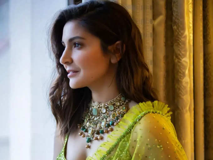 Anushka Sharma-এর মেকআপও ছিল দারুণ