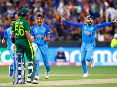 T20 World Cup: उनको अंग्रेजी आती है, उनके टैटू-गर्लफ्रेंड भी हैं और हमारे लौंडे... हार पर पाकिस्तानी का दर्द सुनिए