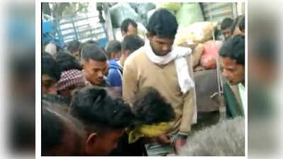 Indore : चोरी के आरोप में दो नाबालिगों को बुरी तरह पीटा, फिर लोडिंग से बांधकर सड़क पर घसीटा, Video वायरल