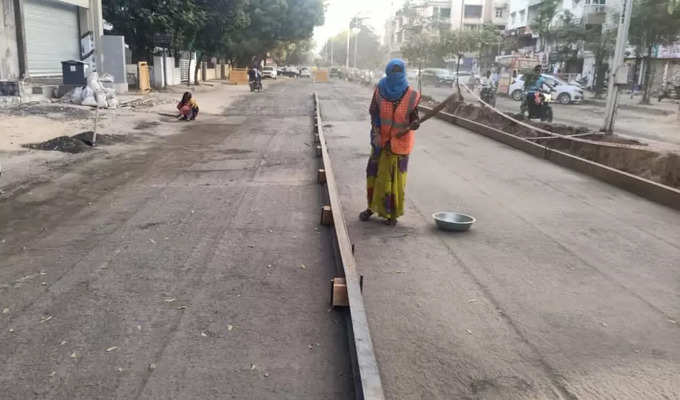 White top Road In Ahmedabad