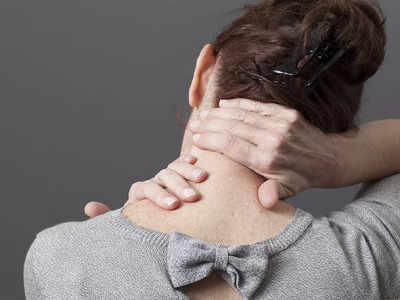 Neck Pain: ঘাড়ের প্রচন্ড ব্যথা, শক্ত ও কঠিন হয়ে যাচ্ছে? এই প্রতিকারগুলি মানুন ৫ মিনিটেই আরাম পাবেন!