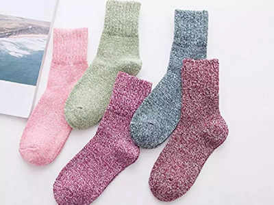 महिलाओं के ये Woolen Socks हैं सॉफ्ट और कंफर्टेबल, इनसे ठंड में भी पैरों को मिलती रहेगी पूरी गर्माहट