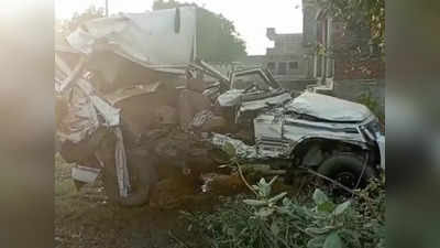 Accident in Morena: मुरैना में बोलेरो और डंपर में भीषण टक्कर, पांच लोगों की मौत, तीन घायल