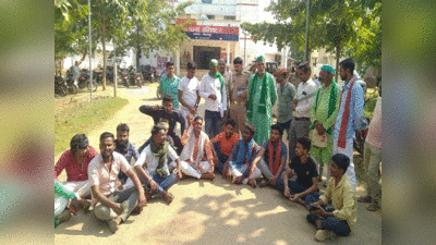 Mirzapur News : मिर्जापुर में धान बेचने गए किसान को दरोगा ने दी जूते से मारने की धमकी, मचा बवाल