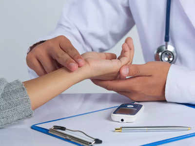 Diabetes Symptoms on Hand: હાથ પર આ 12 લક્ષણો ડાયાબિટીસના સંકેત છે, બ્લડશુગર વધતા જ જોવા મળશે આવા નિશાન