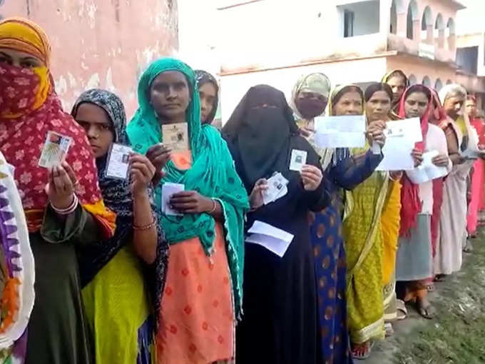 बिहार में बंपर वोटिंग, 3 बजे तक 42 फीसदी से ज्यादा मतदान
