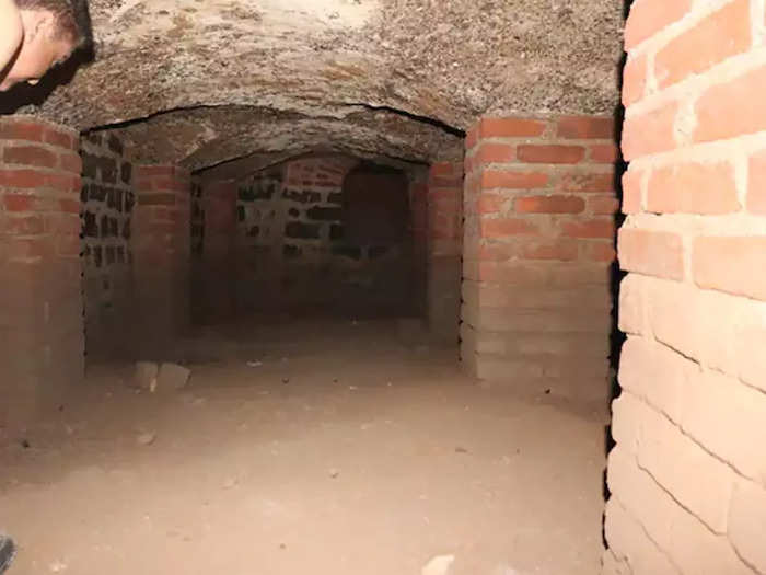 tunnel found in Mumbai hospital