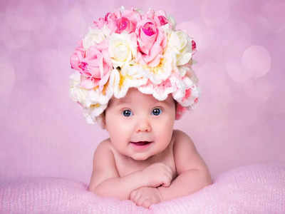गुलाब के फूल से भी खूबसूरत हैं बेबी गर्ल के ये नाम, फूलों की तरह महक जाएगी आपकी बेटी की जिंदगी