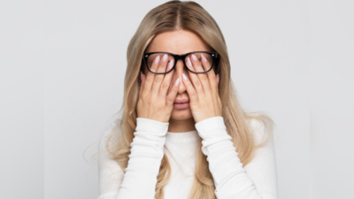 how to fix dry eyes: కళ్లు పొడిబారాయా..? ఈ జాగ్రత్తలు తీసుకోండి
