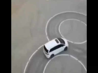 Viral Video: चीन में ड्राइविंग लाइसेंस का चक्रव्यूह टेस्ट देखिए, भारत में तो आधे फेल हो जाएं