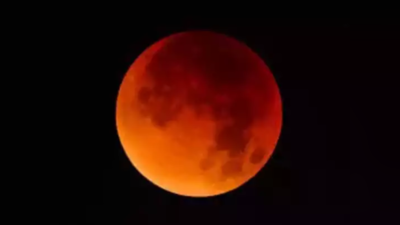 Lunar Eclipse: अगले तीन साल तक का आखिरी चंद्र ग्रहण आज, इस तरह देखें Live Streaming