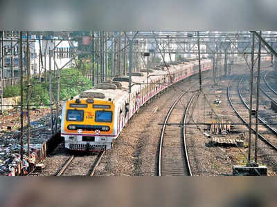 Mumbai Local Train: मध्य रेल्वेचा खोळंबा, ट्रेनची वाहतूक अर्धा तास उशीराने, स्थानकांवर गर्दी