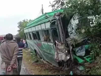 Kashmir Accident ఢీకొట్టిన రెండు బస్సులు.. 3 ముగ్గురు మృతి, మరో 7గురు పరిస్థితి విషమం