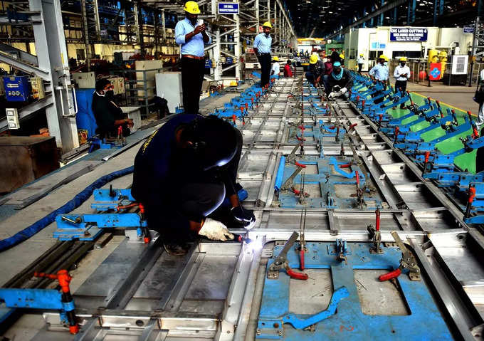 वंदे भारत एक्‍सप्रेस ट्रेनें कहां बनती हैं?