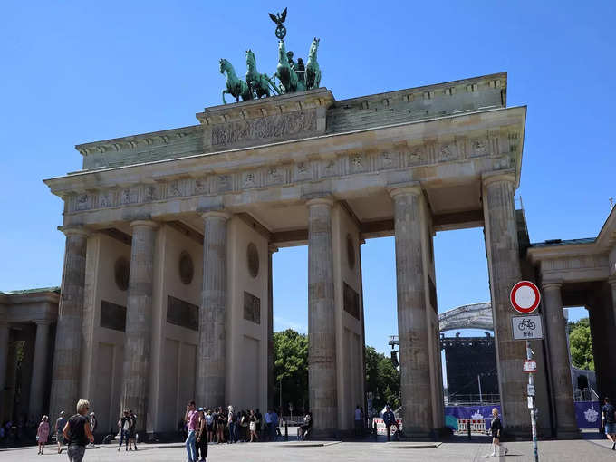 म्युनिक, जर्मनी (MEW-nik) - Munich, Germany (MEW-nik)