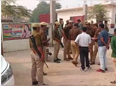 Kanpur Police Outpost పోలీసుల ఇజ్జత్‌కు సవాల్... స్టేషన్‌లో తుపాకి, యూనిఫామ్ ఎత్తుకెళ్లిన దొంగ!