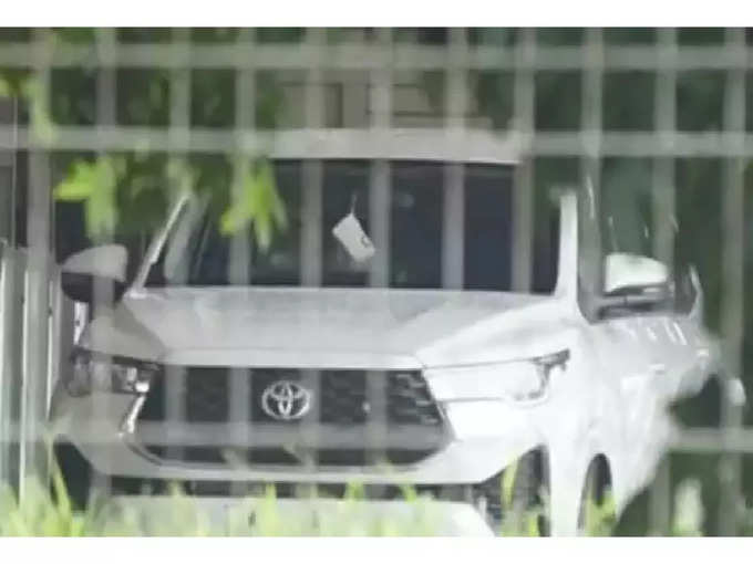 ​1. Toyota Innova Hycross MPV