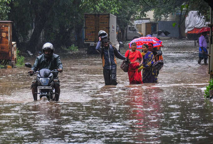 कई स्कूल-कॉलेजों की छुट्टी