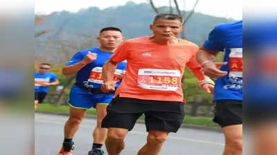 China Man marathon: 50 ఏళ్ల వ్యక్తి వింత స్టంట్.. సిగరెట్లు తాగుతూ మారథాన్