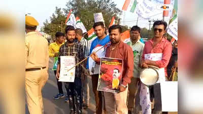 Suvendu Adhikari : হাতে গেট ওয়েল সুন পোস্টার, খড়গপুরের কাছে শুভেন্দুকে ঘিরে বিক্ষোভ প্রদর্শন