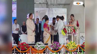 Mayor Goutam Deb : শিলিগুড়িতে সরকারি অনুষ্ঠানে গৌতম দেবকে দেখে জয় শ্রী রাম স্লোগান বিজেপির, বিতর্ক