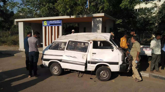 gandhinagar school van accident