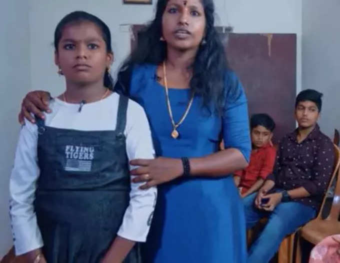 ചിന്നുവിനെ നോക്കുന്നത്