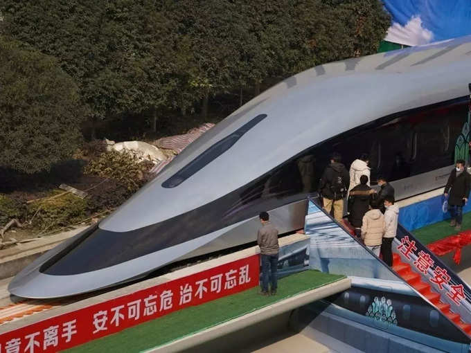 चीन की शंघाई मैग्लेव (Shanghai Maglev)- 600 किमी/घंटा की रफ्तार