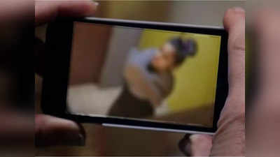 Moradabad News: टॉयलेट में मोबाइल छिपाकर महिला प्रोफेसर का बनाया वीडियो, छात्राओं का भी Video बनाने का आरोप