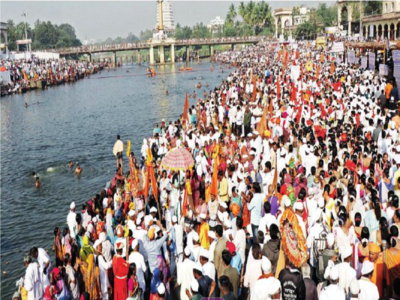 यात्रेत अलंकापुरी येती...ते आवडती विठ्ठला; कार्तिकी यात्रेनिमित्त लाखो भाविकांचे इंद्रायणी स्नान