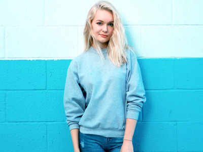 Sweatshirt For Women : इन Sweatshirt में पाएं वार्म और कोजी फील, विंटर में भी दिखेंगी ज्यादा स्टाइलिश