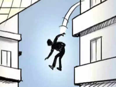 Noida Suicide Case: नोएडा में महिला ने सुपरटेक इको विलेज की 16वीं मंजिल से कूद कर दे दी जान, कारण जानिए
