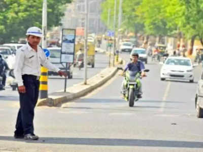 New Traffic Rules : वाहनचालकांनो ही चूक केलीत तर होईल ३ वर्षांचा तुरुंगवास, भरावा लागेल २० हजारांचा दंड