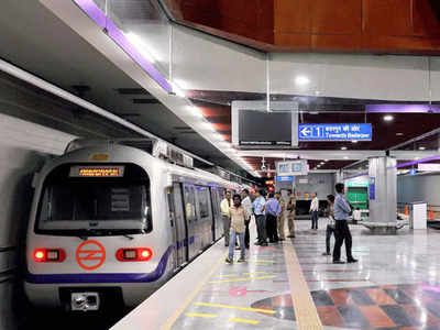 Delhi Metro की कुछ ऐसी बातें जो दिलाती हैं यात्रियों को गुस्सा, सफर आसान बनाने के लिए ध्यान में रखें ये चीजें