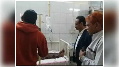 Shivpuri: फटी यूनिफॉर्म पहनने की मिली ऐसी सजा, टीचर ने छात्र को बेरहमी से पीटा... अस्‍पताल में भर्ती
