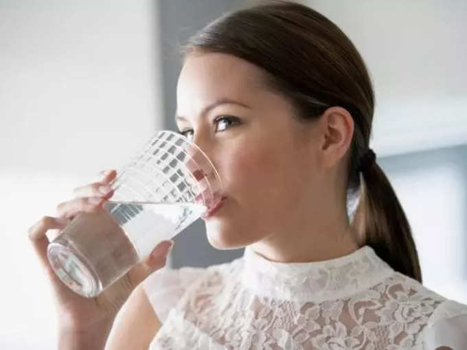 ​कम पानी पीने से हो सकता है बवासीर