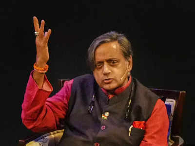 Shashi Tharoor: केरल कांग्रेस में ऐसा क्‍या हुआ क‍ि भड़के शशि थरूर, पूछा- मेरी गतिविधियां गुटबाजी कैसे हुईं